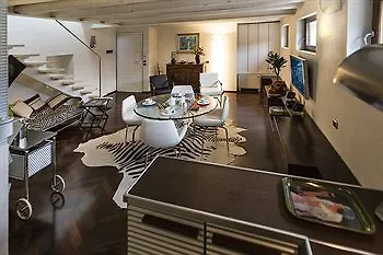 Hotel Truly