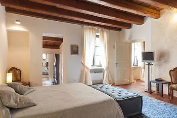Truly Hotel