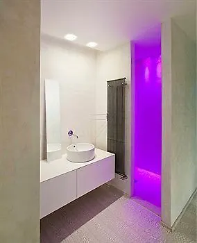 Truly Hotel *